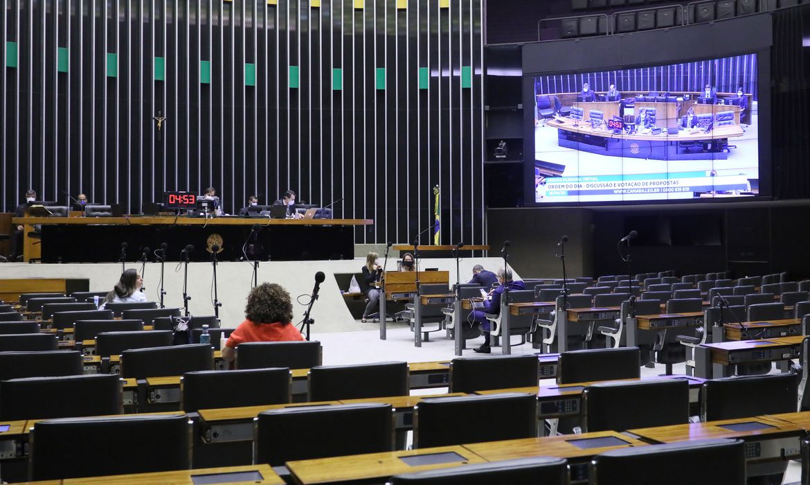 Câmara aprova texto-base de MP que autoriza venda de imóveis da União