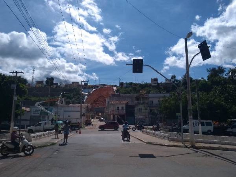 Novos semáforos são instalados pelo Demutran de Crato