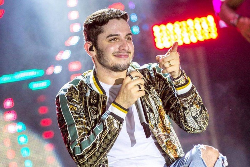 Jonas Esticado faz live solidária para ajudar no combate ao Coronavírus
