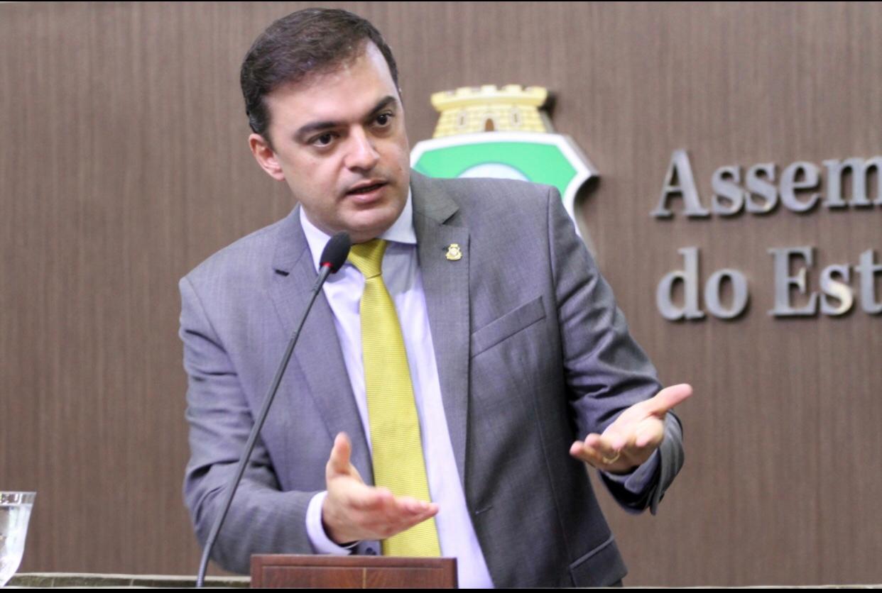 Deputado caririense solicita ao governo do estado a manutenção dos salários de profissionais da Saúde infectados por Coronavírus
