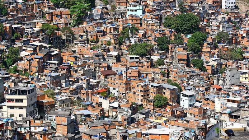 Moradores de favelas relatam desabastecimento e medo de covid-19