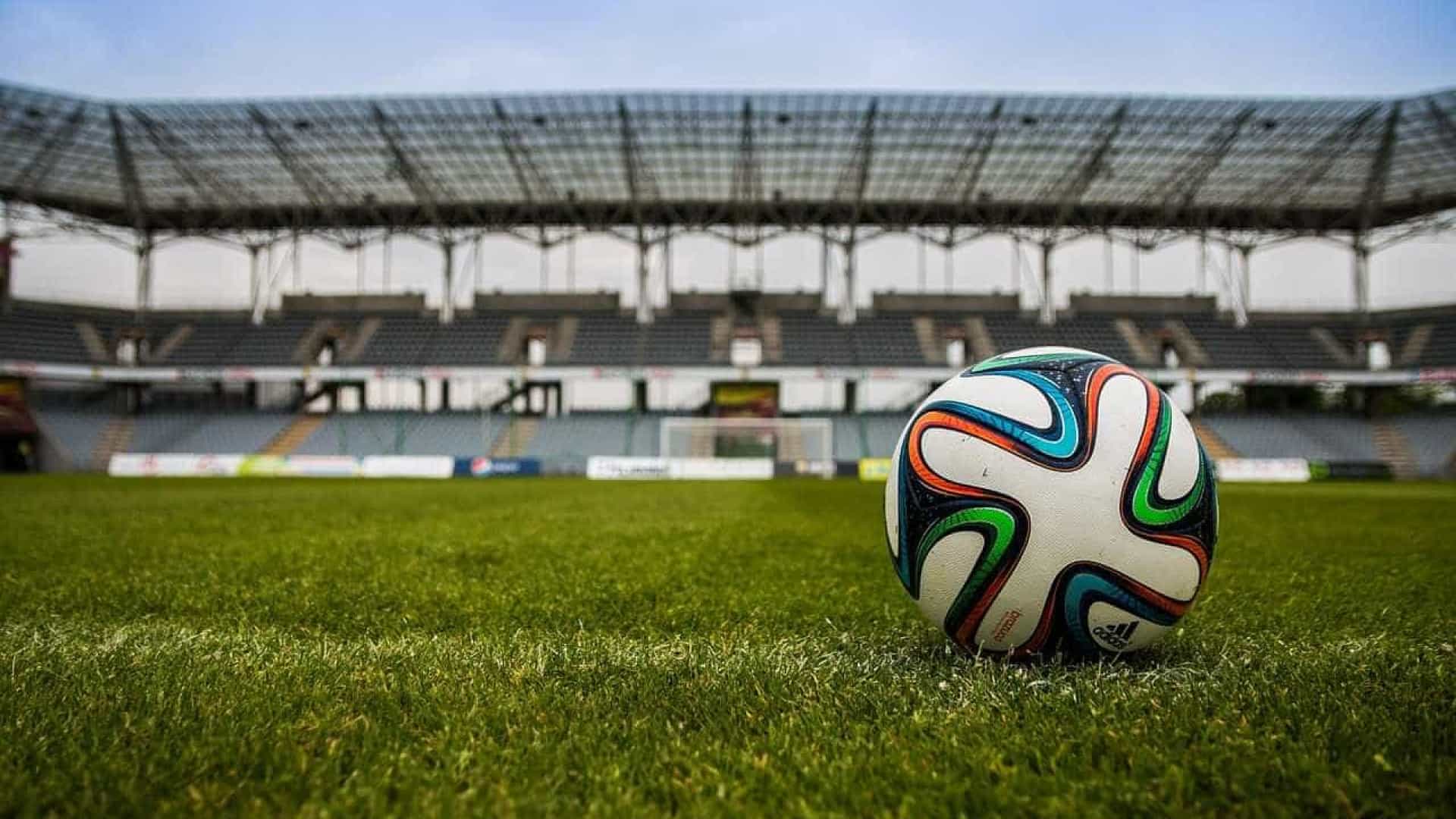 ‘Clubes deveriam manter jogadores isolados por 15 dias’, diz FPF