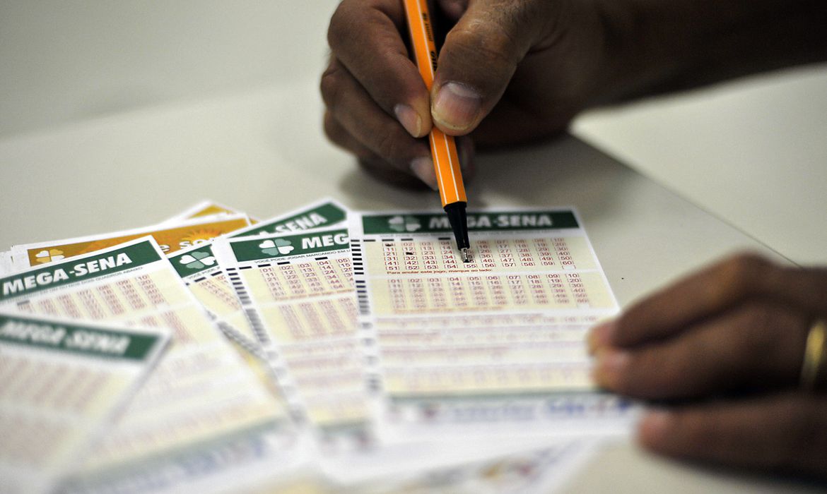 Mega-Sena sorteia neste sábado prêmio estimado em R$ 100 milhões