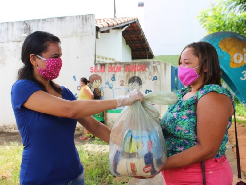 Secretaria de Educação inicia segunda etapa de distribuição dos alimentos da merenda escolar em Crato