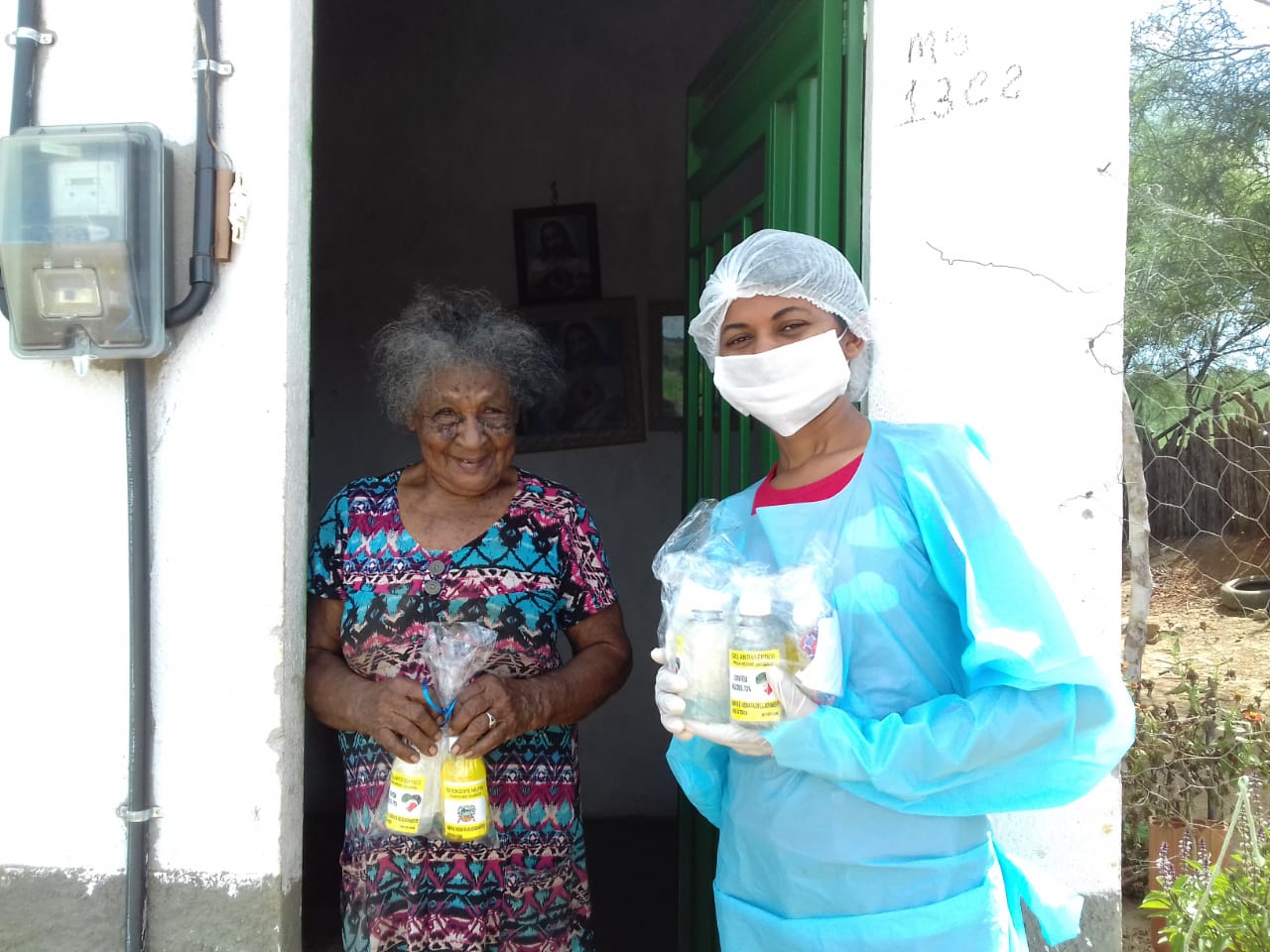Prefeitura de Granjeiro distribui kits para população combater o coronavírus