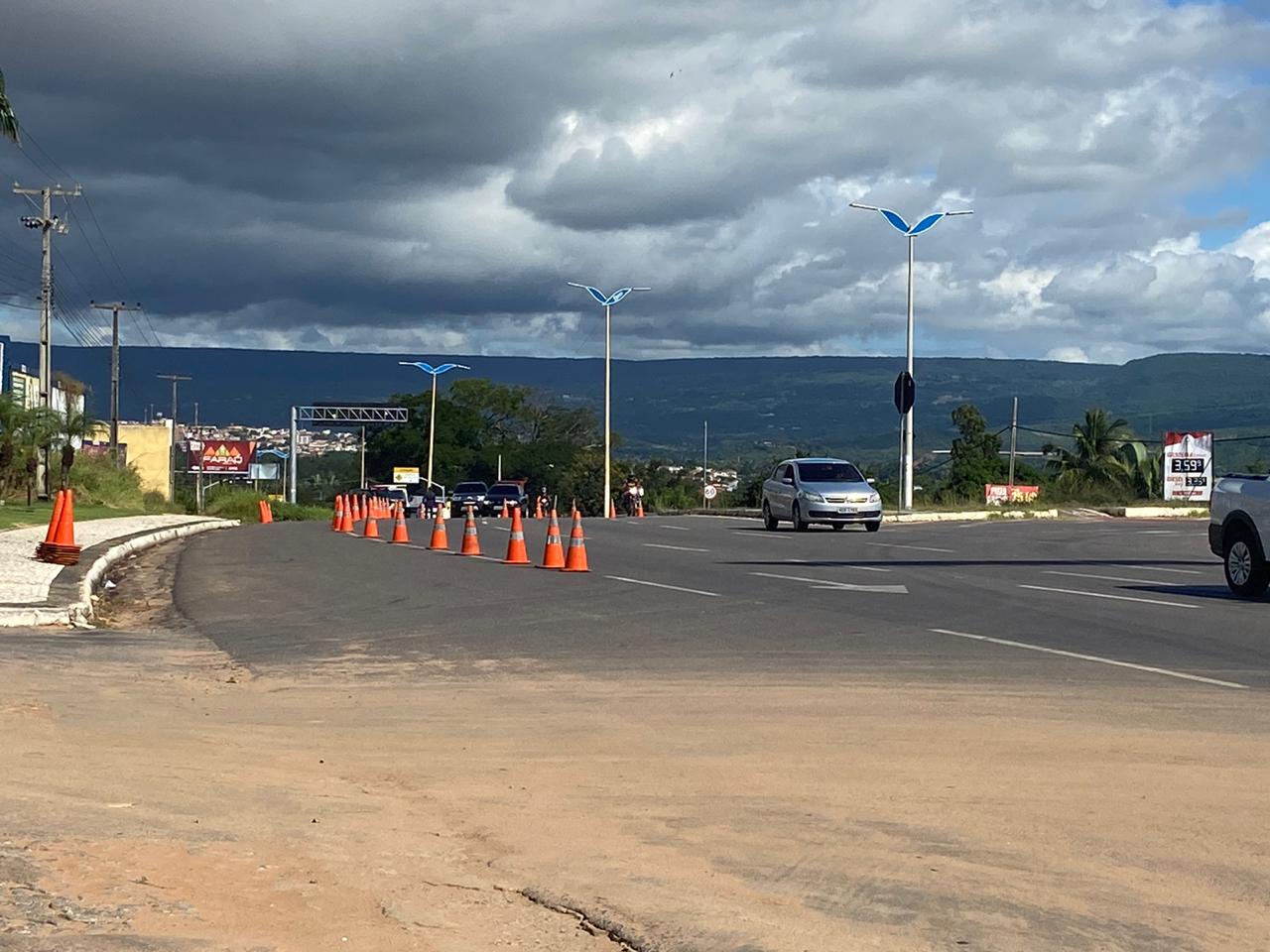 Barreiras sanitárias reduzem fluxo de veículos na cidade do Crato