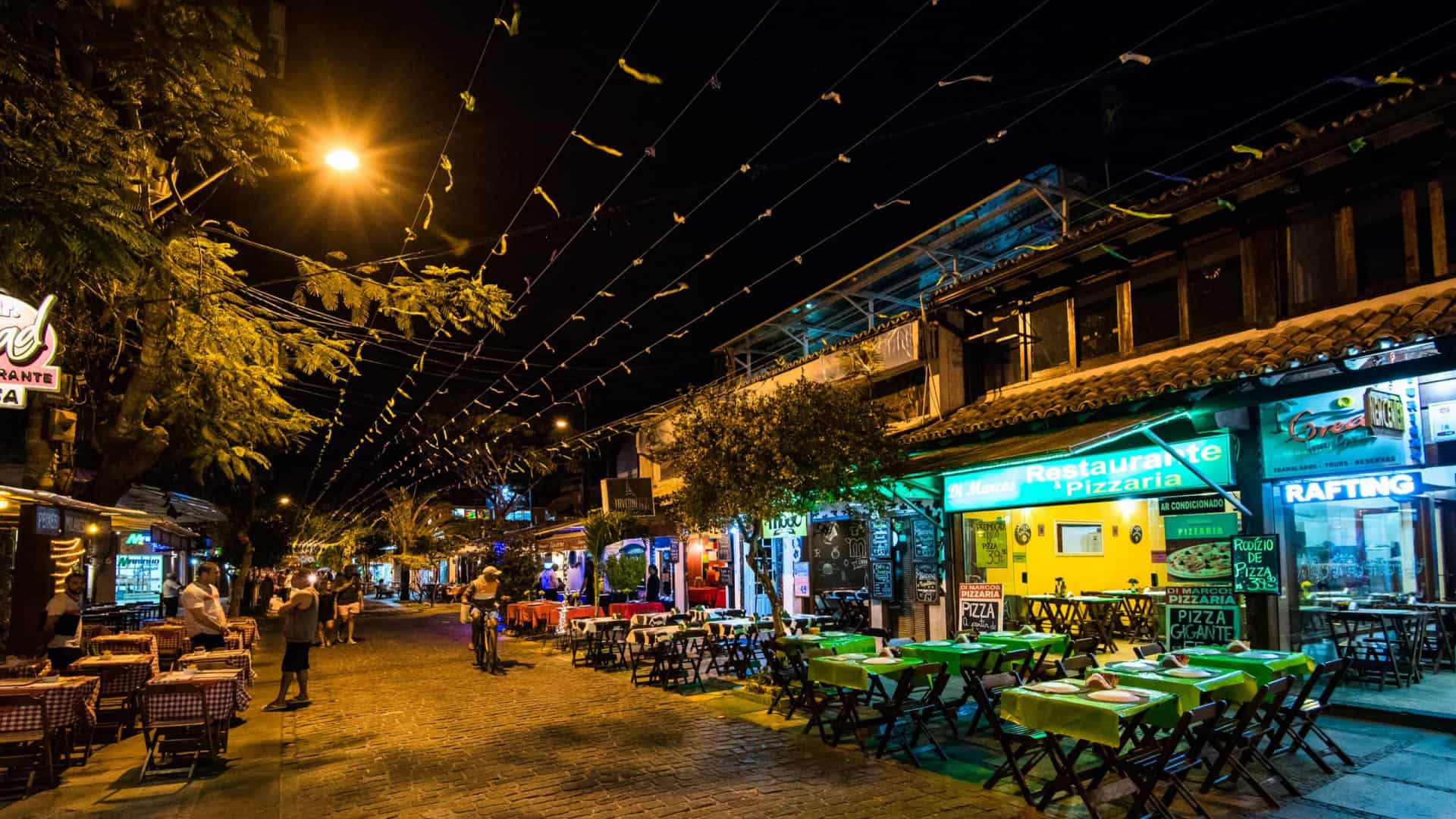 Búzios tem toque de recolher e impede entrada e saída da cidade à noite