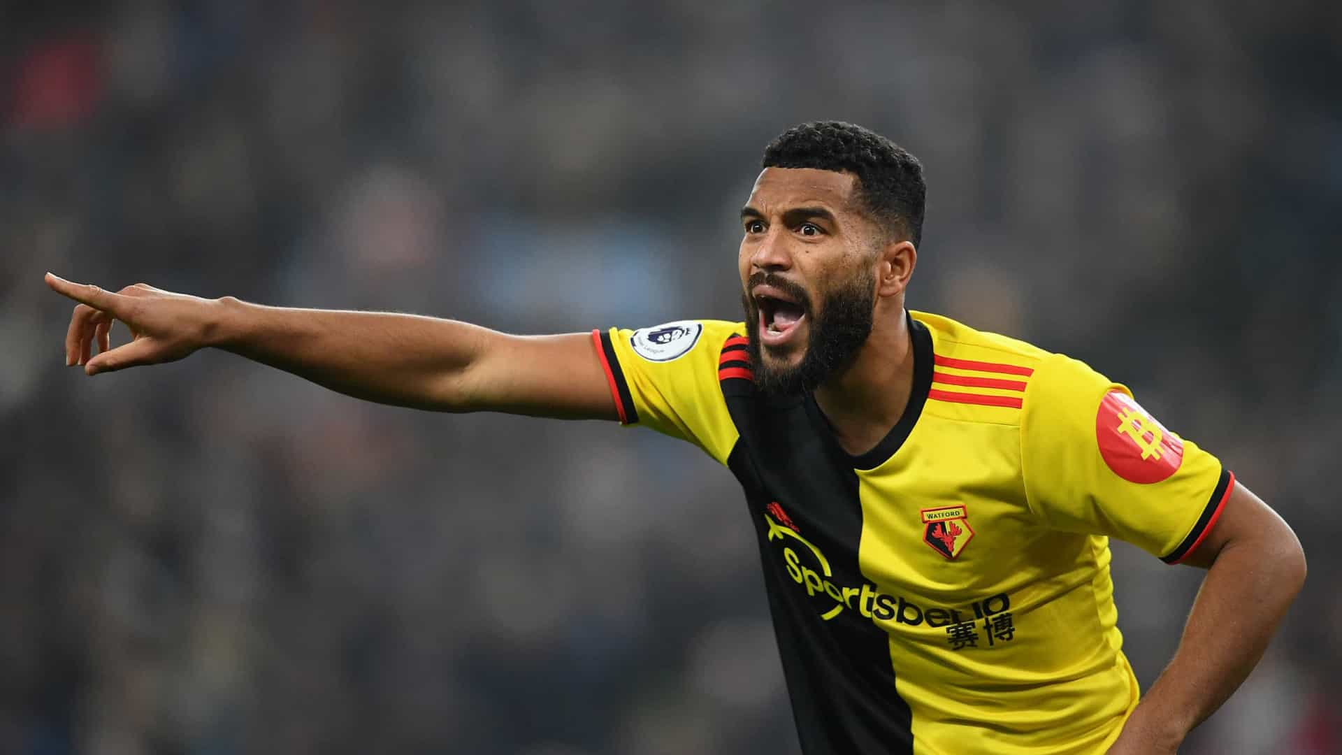 Jogador do Watford se desespera ao receber diagnostico da Covid-19