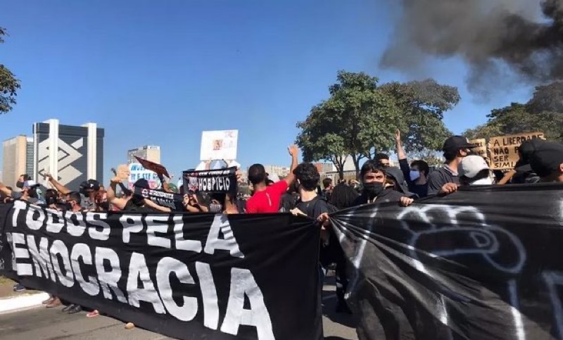 Racistas ou facistas? Ou os humanos são intolerantes por natureza?