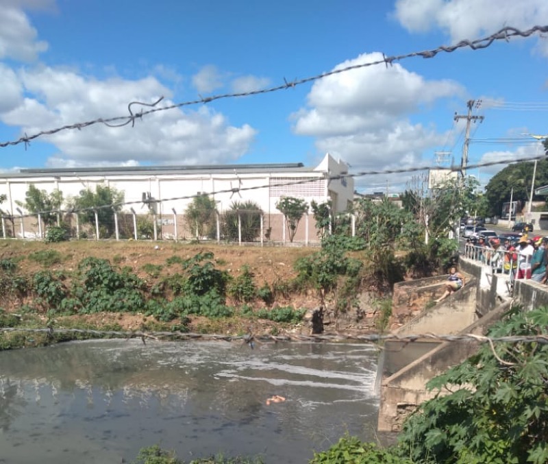 Juazeiro: jovem se atira em riacho e é salva por desconhecido