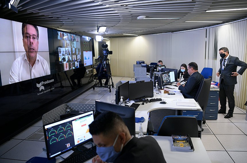 Projeto que cria Lei das Fake News está na pauta desta terça-feira