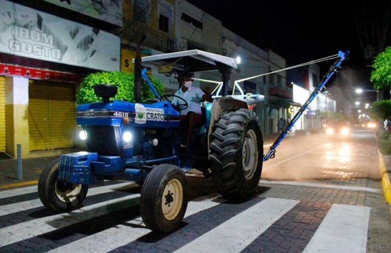 Crato: prefeitura desinfecta ruas para diminuir riscos de contaminação