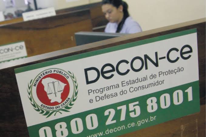 Decon alerta que correspondentes bancários são proibidos de cobrar taxa extra