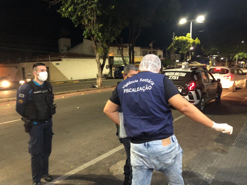 Rondas noturnas da Vigilância Sanitária fortalecem cumprimento de medidas contra o coronavírus em Juazeiro do Norte