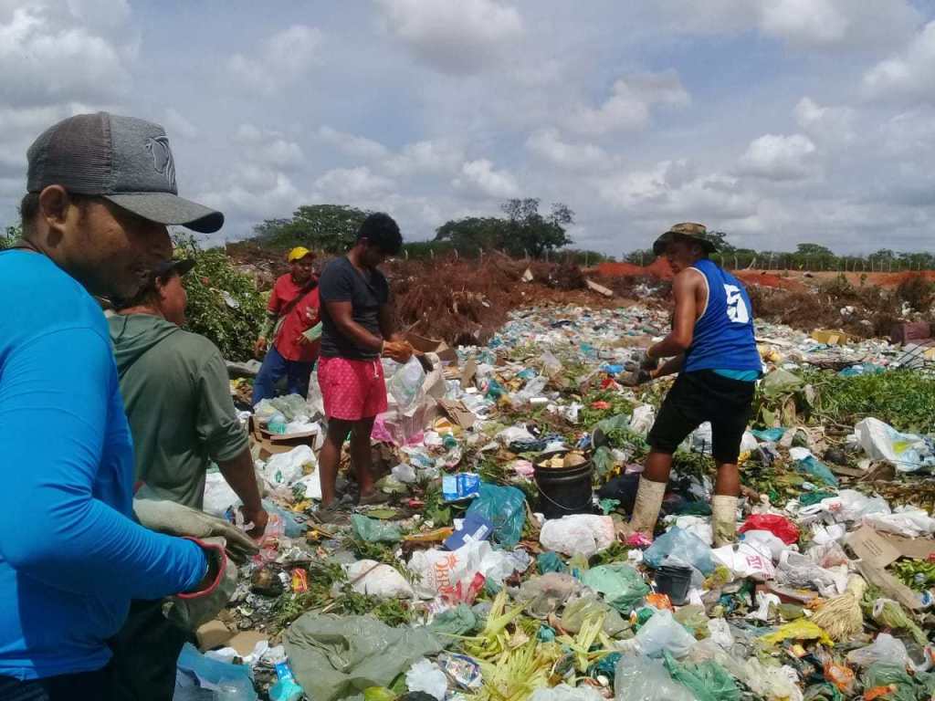 Camilo propõe criação de auxílio para catadores de recicláveis no Ceará