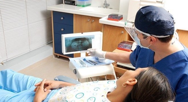 Problemas dentários podem prejudicar tratamento da covid-19