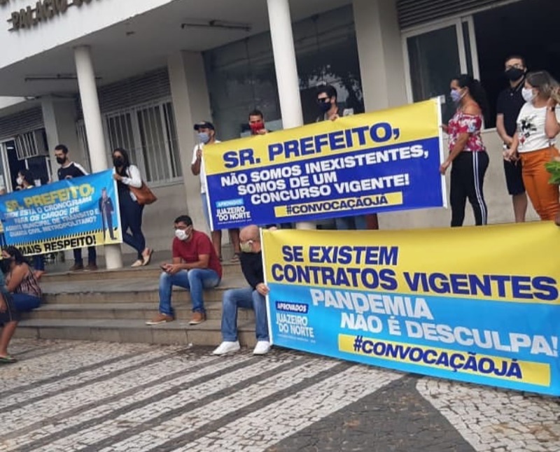 Aprovados no concurso público de Juazeiro do Norte protestam por convocação