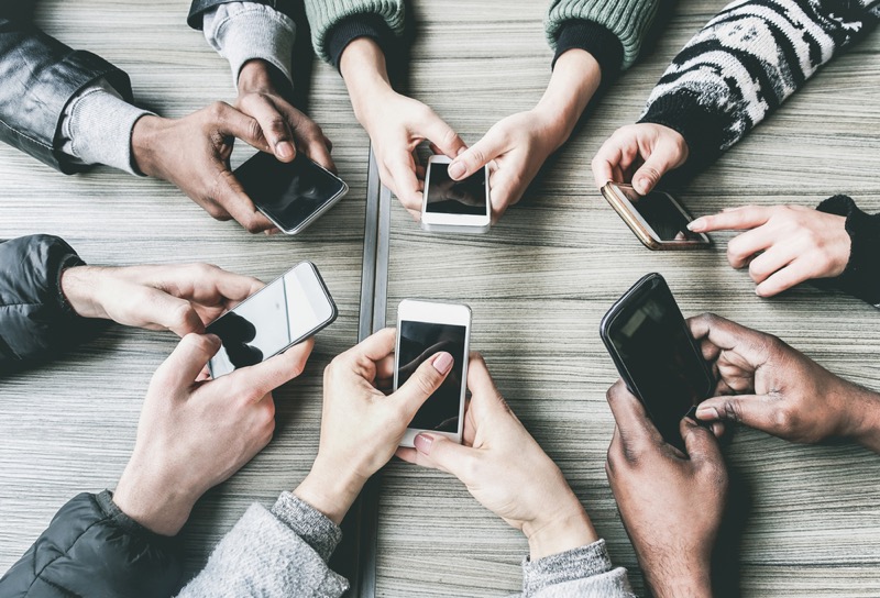 Uso excessivo de plataformas virtuais causa estresse e ansiedade