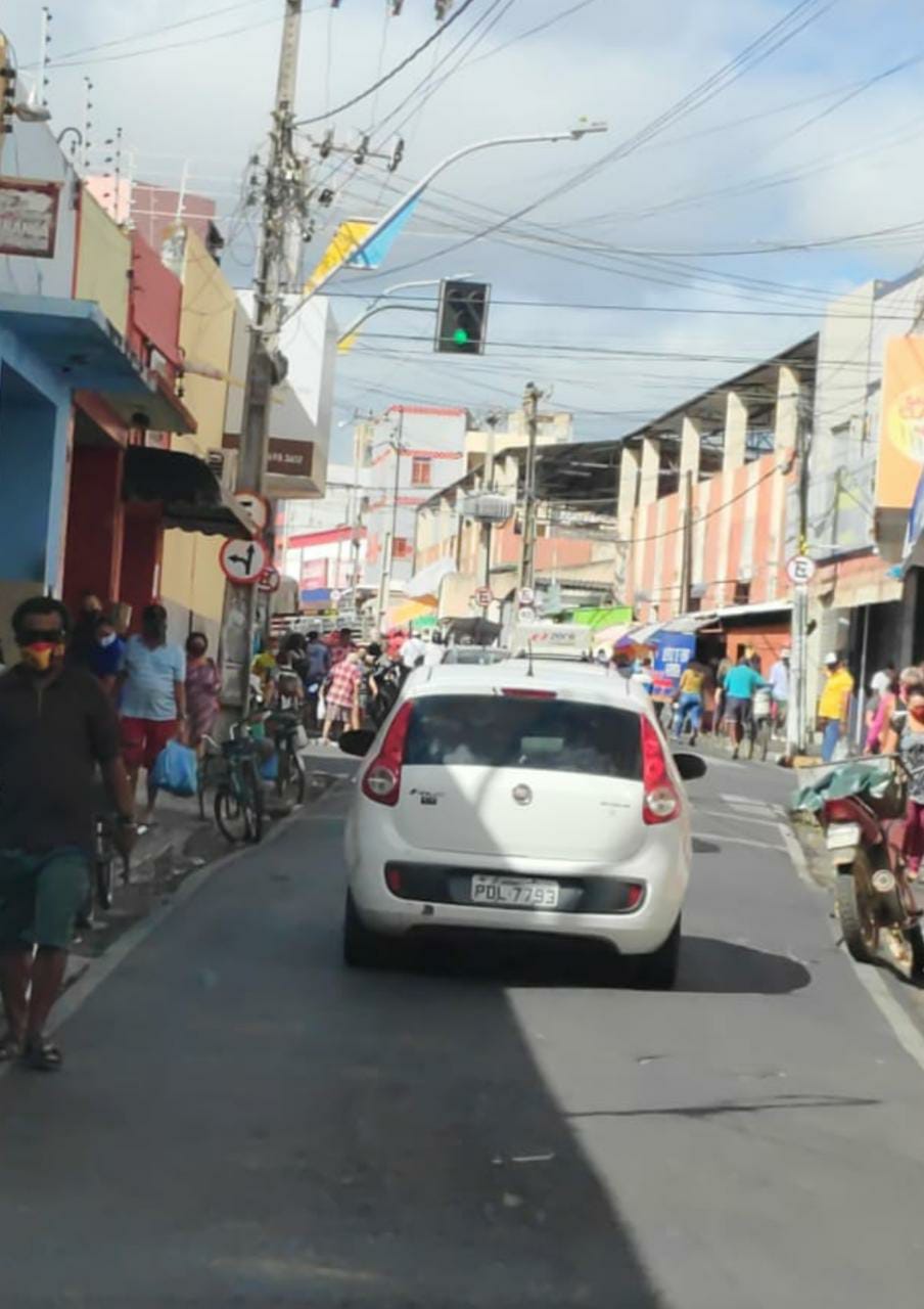 Véspera do dia dos pais, ruas de Juazeiro do Norte registram grande movimentação nesta sexta-feira