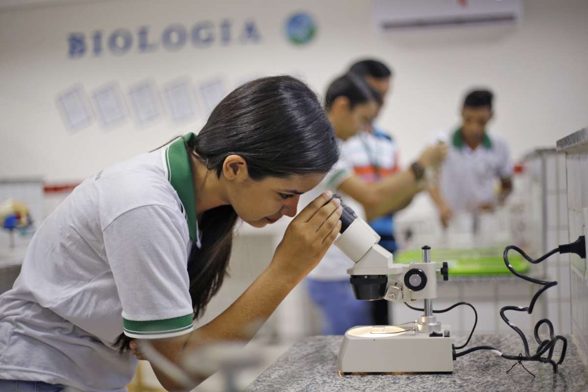 Abandono escolar apresenta redução contínua no Ceará e chega a 3,8% em 2019, menor nível da história