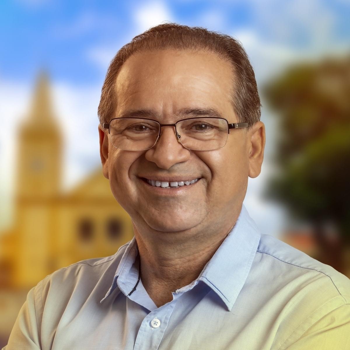 Zé Ailton é o primeiro candidato do Crato a protocolar registro no TSE