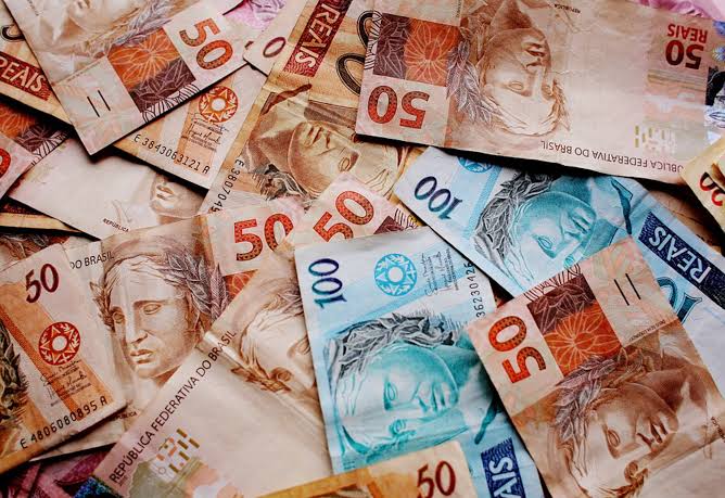 2 em cada 5 candidatos declaram não ter nenhum bem; 2% são milionários