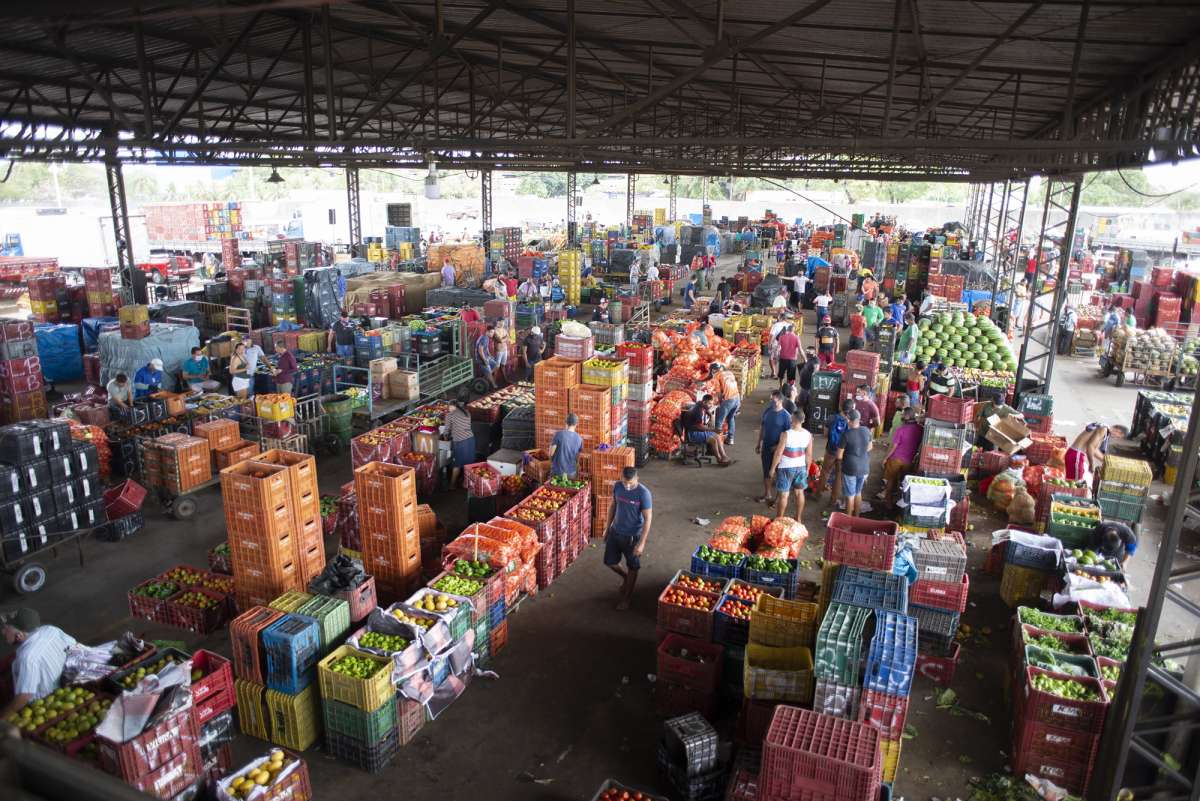 Preços do caju e cebola em queda no entreposto da Ceasa em Maracanaú