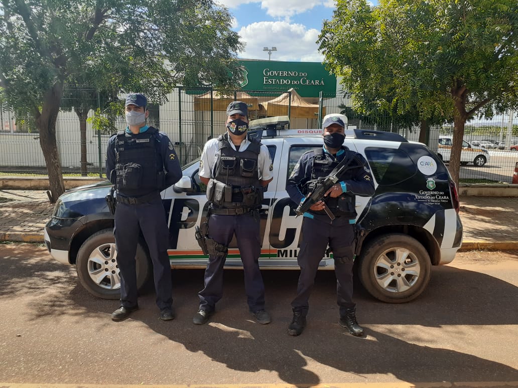 Policiais socorrem bebê que ficou meia hora desacordado após afogamento em Juazeiro do Norte