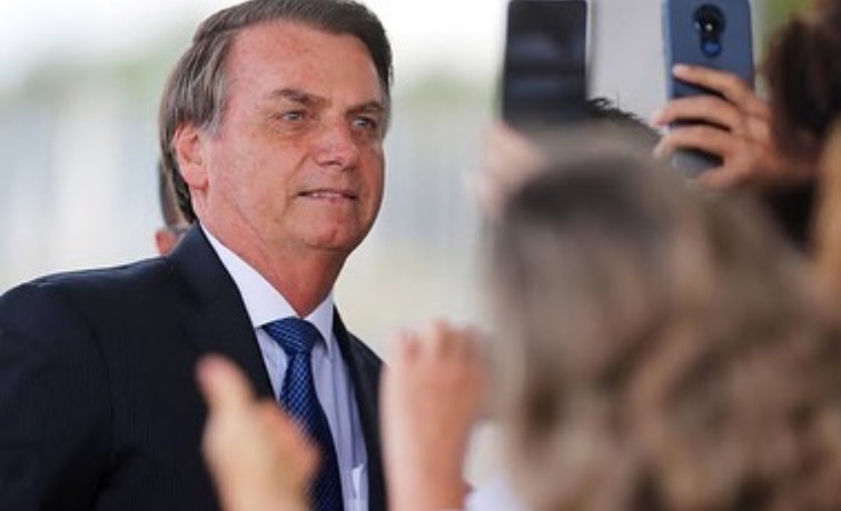Bancada evangélica se reúne com Bolsonaro nesta quarta para tratar de dívidas das igrejas