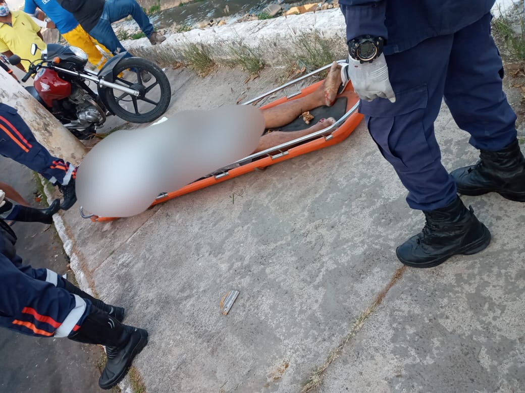 Homem morre após perder controle de motocicleta e cair no canal do Rio Granjeiro em Crato-CE