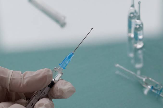 Uece pesquisa novo uso de vacina veterinária para imunização de humanos contra Covid-19