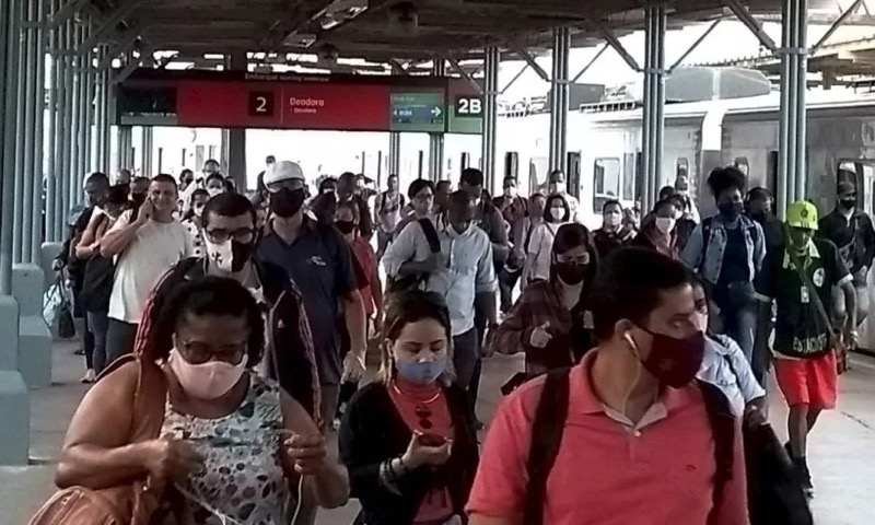 Brasil chega a 155 mil mortes por Covid-19, aponta consórcio de veículos de imprensa no boletim das 20h