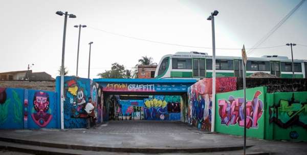 Estação do Metrofor ganha colorido especial