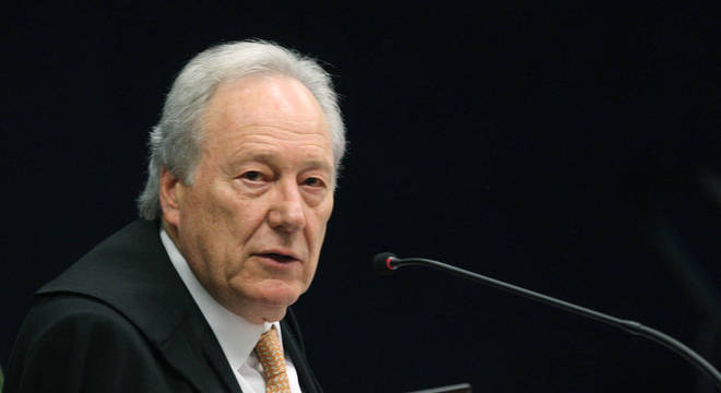 STF deve julgar nesta quarta ações sobre vacinação obrigatória