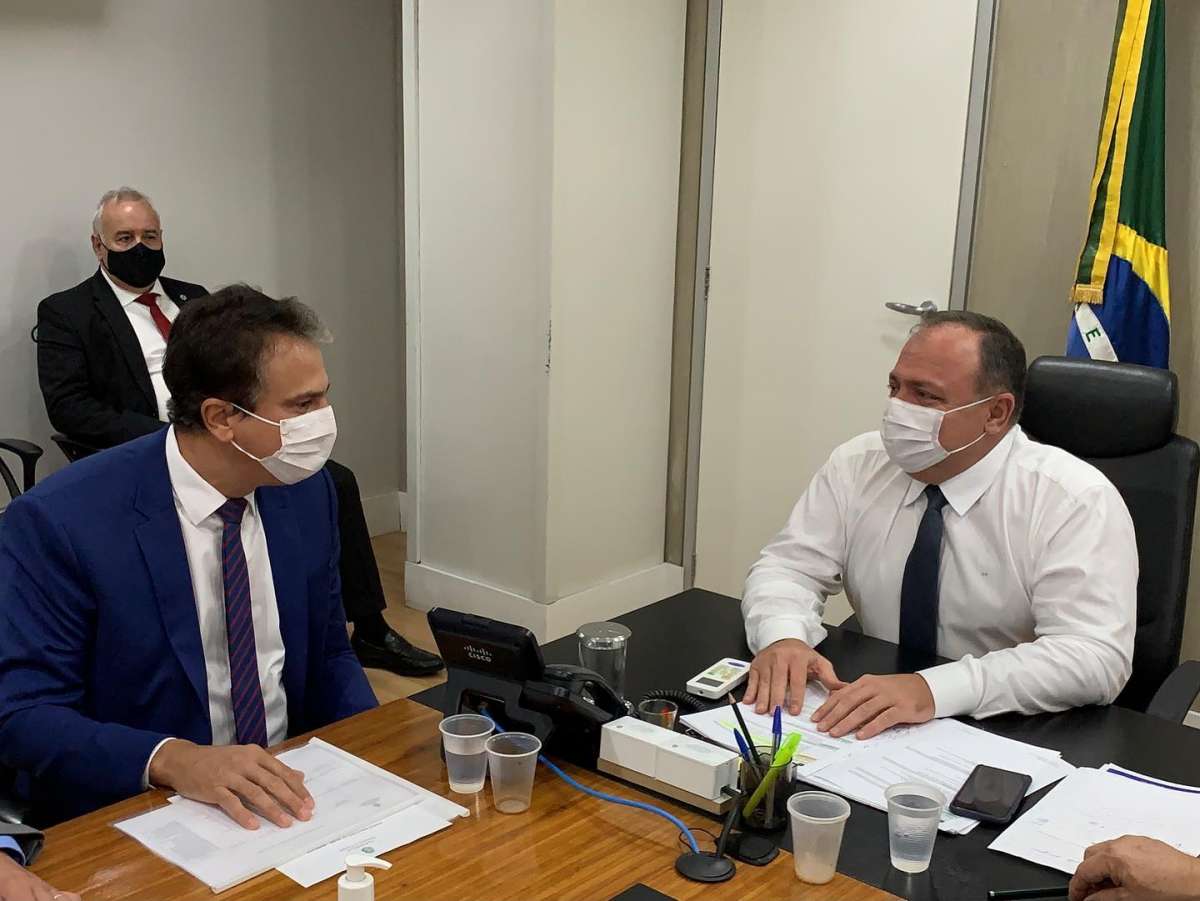 Camilo vai a Brasília e garante vacinação contra Covid-19 no Ceará