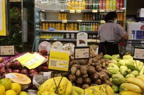 FGV: alimentação, transporte e lazer puxam inflação da baixa renda