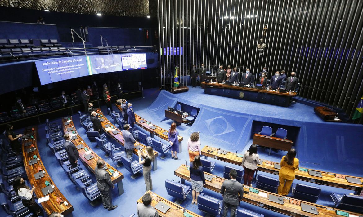 Covid-19: Câmara aprova projeto para ajudar setor de eventos