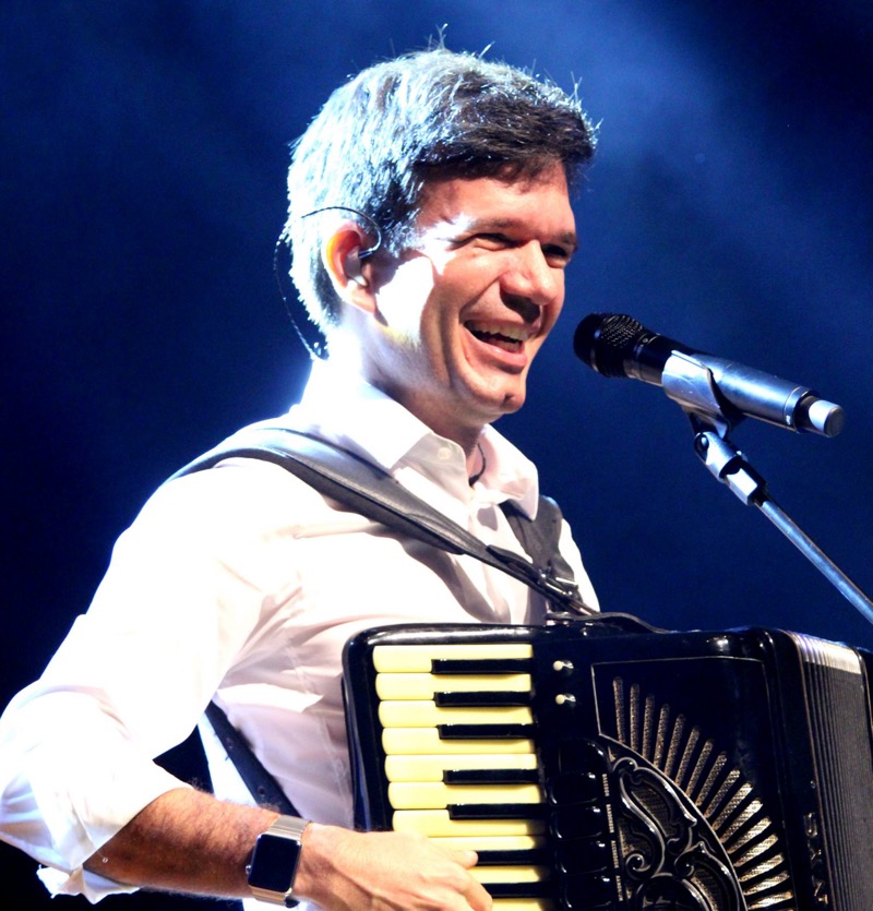 Abertura da Mostra Sesc de Culturas reúne artistas em uma verdadeira celebração da música cearense