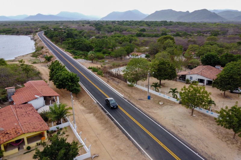 Pavimentação da Rodovia CE-333 leva segurança e conforto à população no trecho de Tururu ao distrito de Cemoaba