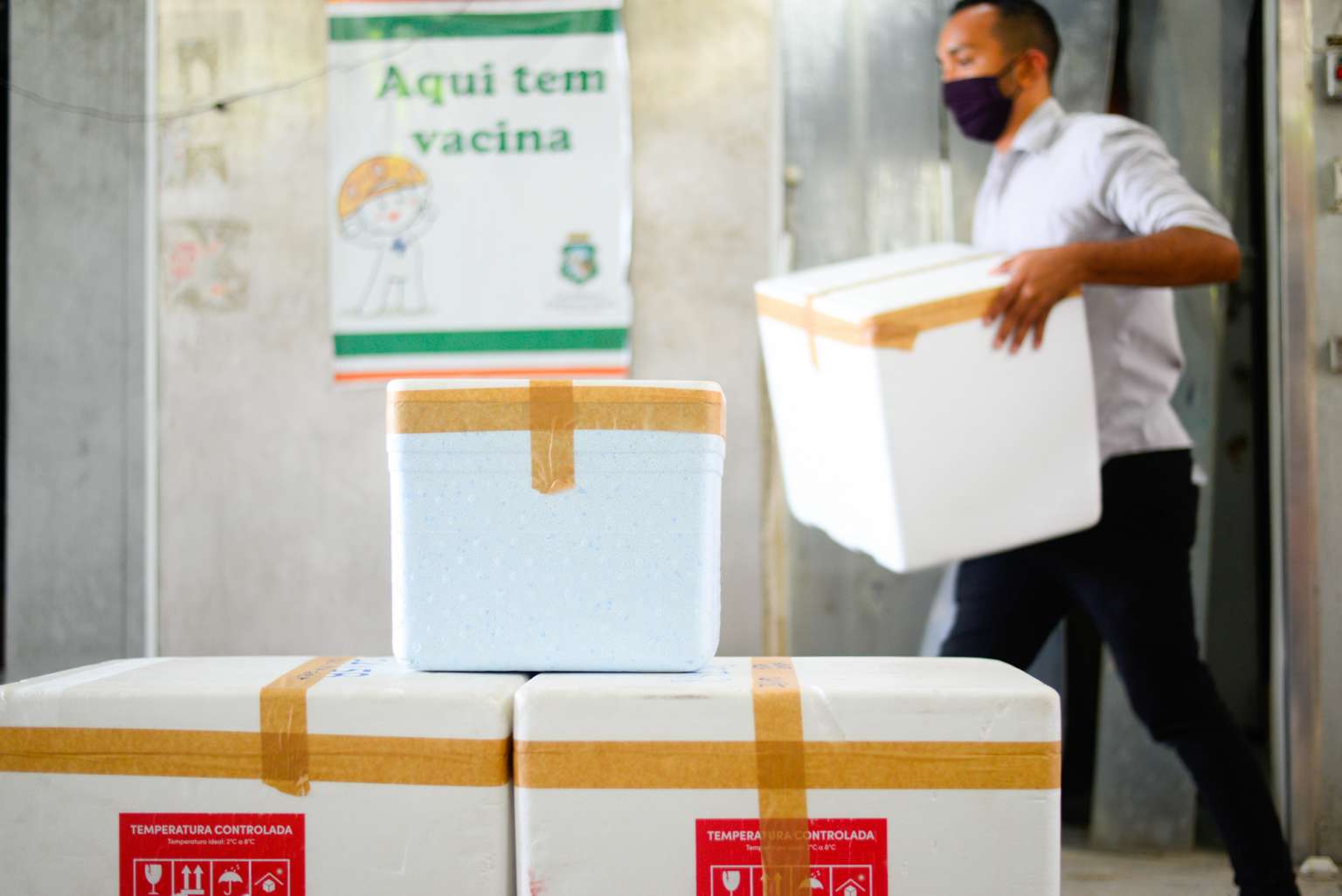 Segundo lote de vacinas contra a Covid-19 começa a ser distribuído aos municípios