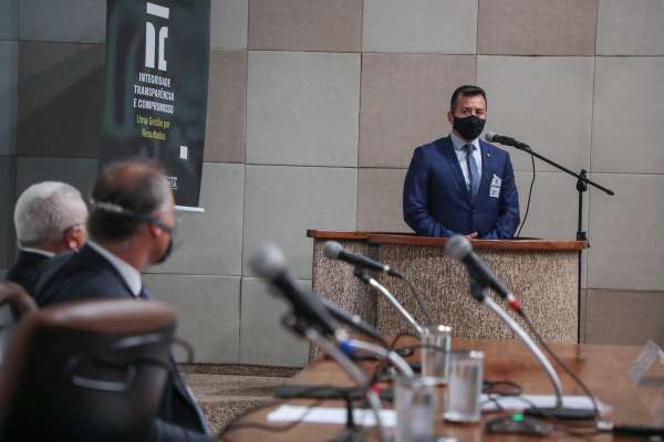 Ceará assina acordo de cooperação técnica com Ministério da Justiça para forças-tarefas contra o crime