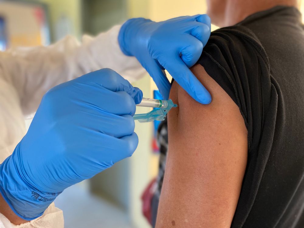 Cerca de 28 milhões de pessoas em 46 países foram vacinadas, diz OMS
