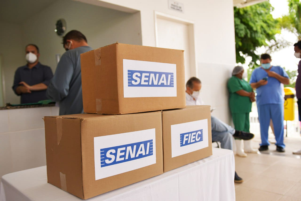 Juazeiro do Norte recebe doação de capacetes de respiração assistida