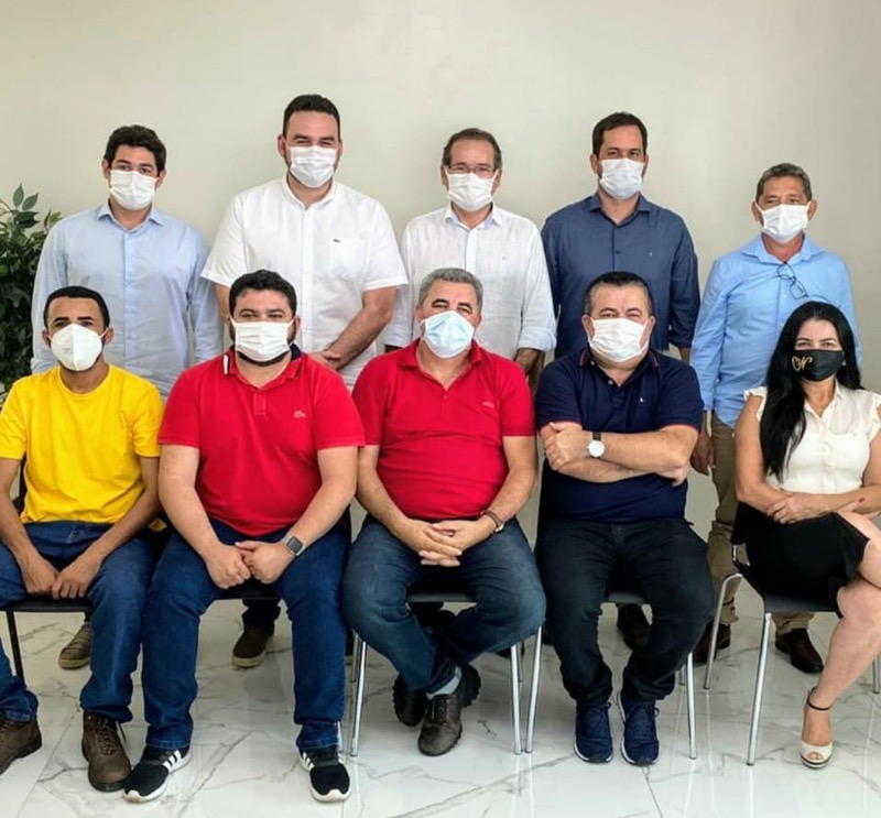 Zé Ailton se reúne com prefeitos do Cariri Oeste para reativar associação dos municípios