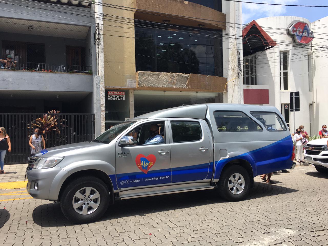 Cortejo fúnebre marca despedida ao ex-prefeito Carlos Cruz