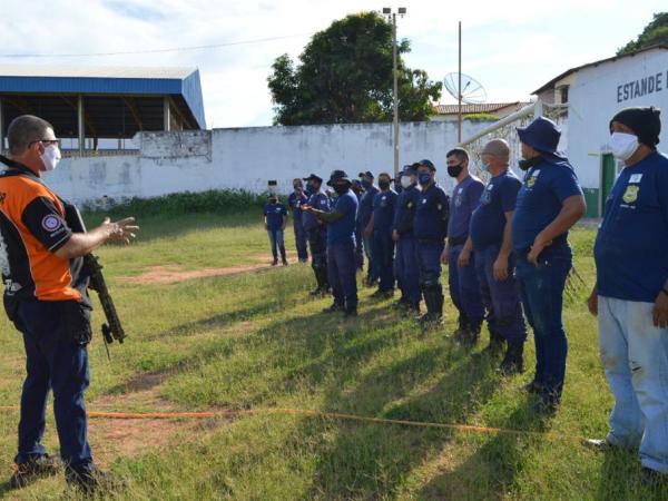 Guarda Civil Metropolitana do Crato participa de curso de armamento e tiro