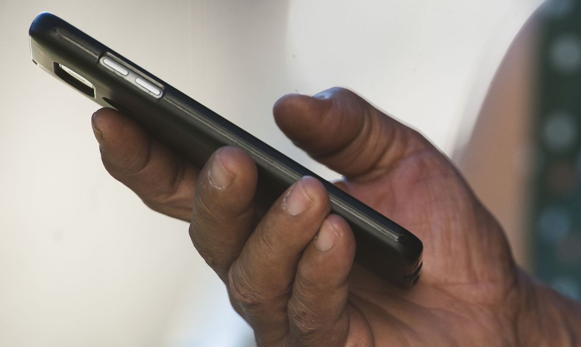 Pedido de vista adia para final do mês análise de edital do 5G