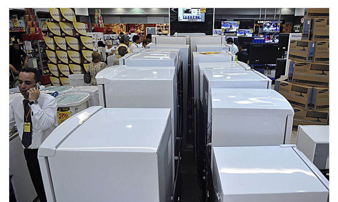 Inmetro alerta sobre economia de energia elétrica no verão
