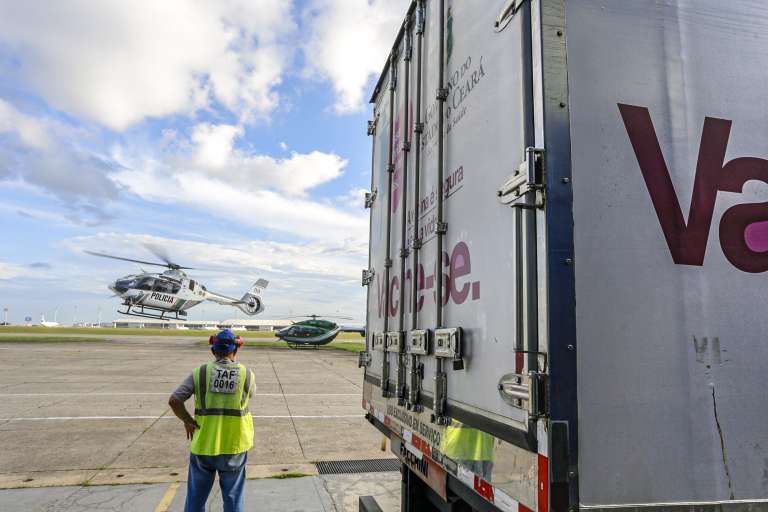 Logística de distribuição no Ceará garante vacinas a todos os 184 municípios em até 24 horas