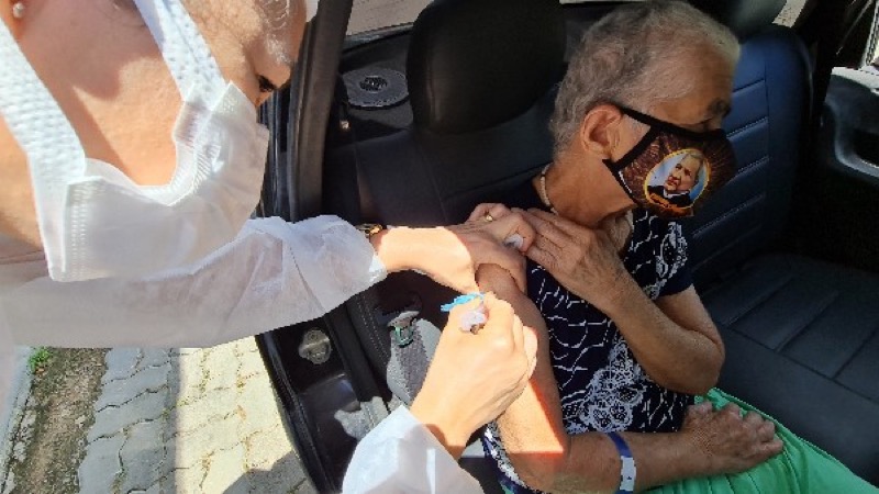 Crato realiza 4⁰ drive-thru da vacinação contra a Covid-19 nesta quarta-feira, 24